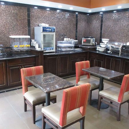 Best Western Emporia Inn エクステリア 写真